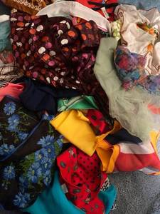 lot 6162 image: lot of neck scarves