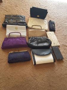 lot 6173 image: Assorted purses
