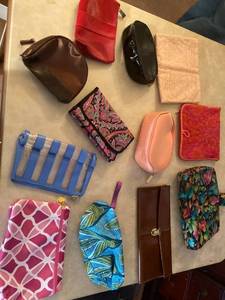 lot 6239 image: Estee Lauder, Lancome, and other cosmetics bags