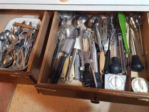 lot 6279 image: kitchen utensils and flatware
