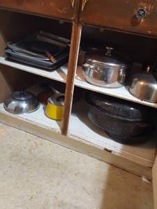 lot 6281 image: assorted cookware