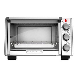 lot 1 image: Black & Decker - 6-slice Toaster Oven - Silver