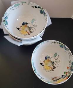 lot 11 image: Set of 4 Renee Bowl by Anthropologie