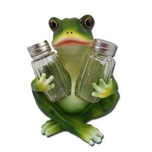 lot 15 image: Lily Pad Cafe Frog Salt & Pepper Shaker