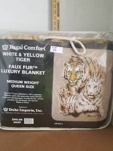 lot 59 image: WhiteYellow Tiger Medium Weight Faux FurTM Blanket
