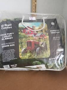 lot 60 image: Country Patriotic Farm Tractor Queen Medium Weight Bed Blanket