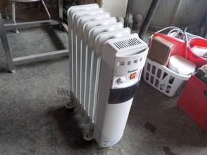 lot 227 image: nice electric heater