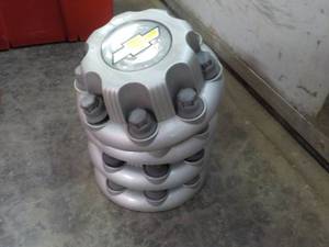 lot 232 image: chevrolet HD 8 lug center caps