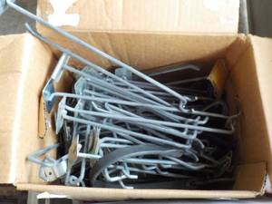 lot 236 image: box of peg board hooks