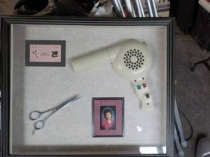 lot 246 image: shadow box
