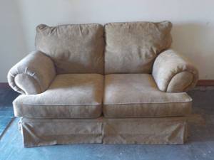 lot 251 image: Love Seat