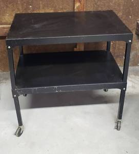 lot 505 image: 2 Shelf Metal Cart  30 x 18.5 x 30 in. tall  on Casters