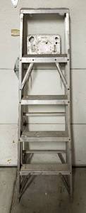 lot 515 image: 5 ft. Aluminum Step Ladder