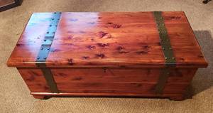 lot 102 image: Vintage Cedar Blanket Chest w2 Metal Bands on Metal Casters  key included  40 x 18 x 17 in. tall