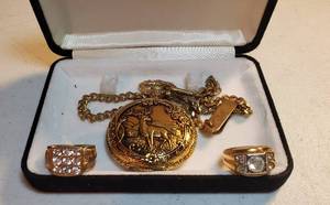 lot 124 image: 2 Mens Gold Plated Rings (small sizes) and Goldtone Case Pocket Watch (needs battery)wVest Chain