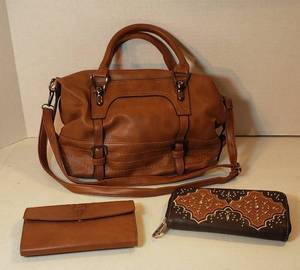 lot 139 image: Ladies Faux Leather Purse, Rolfs Leather Wallet and American Bling Wallet