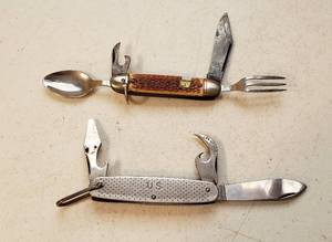 lot 150 image: 2 Camping Pocketknives  Camillus 1960 & Colonial
