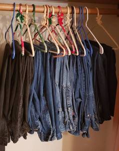 lot 168 image: 16 Pair of Jeans (mainly 30 x 30 in.)  2 pair are Insulated (32 x 30 in.)  3 pair are black  Brands Wrangler & Levi