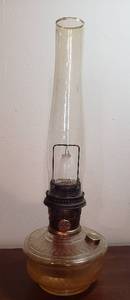 lot 274 image: Aladdin Diamond Quilt Shelf Oil Lamp wMod. C Mantle Burner  19 in. tall