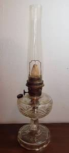 lot 277 image: Aladdin Clear Glass Washington Drape Oil Lamp wNu-type Model B Mantle Burner  24 in. tall