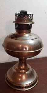 lot 286 image: Rayo Polished Metal Oil Lamp (no Chimney)  12.25 in. tall