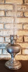 lot 292 image: Aladdin Polish Metal No. 900 Oil Lamp wModel 11 Mantle Burner  23.5 in. tall