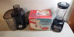 lot 320 image: Hamilton Beach Blender, Hamilton Beach Juicer and Electric Meat Grinder