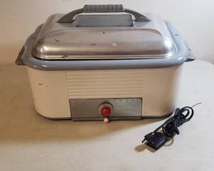 lot 326 image: Vintage Westinghouse Roaster  works
