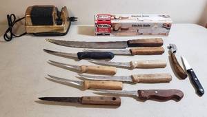 lot 334 image: Kitchen Knives, Rival Electric Knife and Cory Crown Jewel Electric Knife Sharpener  works