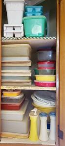 lot 340 image: Tupperware and Other Plastic Kitchen Items