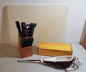 lot 343 image: Farberware Kitchen Knives wwood Block holder, 20 x 15 in. Cutting Board. and JCPenney Hole-in-Handle Electric Knife