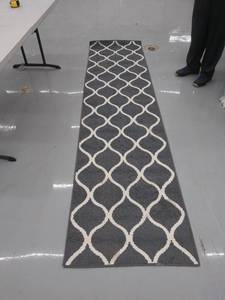 lot 27158 image: 119x30 runner rug