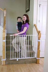 lot 27185 image: Regalo Extra Tall Top of Stair Gate, White ( Not Inspected )
