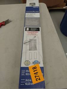 lot 27418 image: Magne Blind 1 Inch Magnetic Blind White Fits 25 In X 42 In 0924754 Cordless