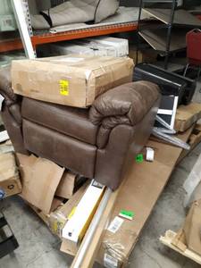 lot 74008 image: Misc Pallet with recliner bottom