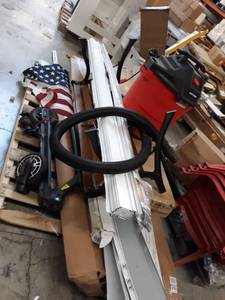 lot 74009 image: Misc Pallet with Vacuum