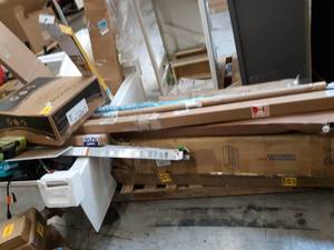 lot 74013 image: Furniture and Mattress set