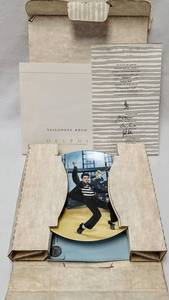 lot 336 image: 1988 Elvis Presley Jailhouse Rock 8.5 Dia. Plate - Delphi Looking at a Legend Collection in Original Box & Numbered Certificate - from the Bradford Exchange