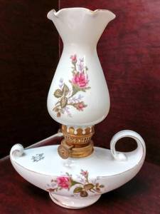 lot 363 image: Vintage Aladdin Style Porcelain Hand Painted Flowers - Oil Lamp WFinger Handle - Marked JAPAN on the Bottom
