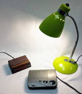 lot 378 image: Reading Light, Alarm Clock & Radio Shack Weather Radio - Tested