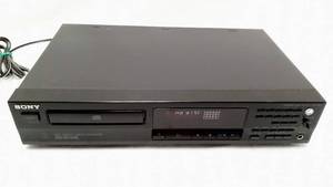 lot 386 image: Sony Model CDP-261 - Compact Disc Player - High Density Linear Converter - No Remote (17 x 10.9 x 4.1)