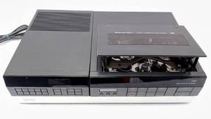 lot 391 image: Vintage RCA VKP-900T SelectaVision VHS Video Cassette RecorderPlayer - Portable (Powered on - Not Tested)