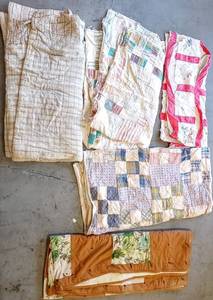 lot 415 image: Lot of 5 Vintage Quilts - Finished & Un-Finished