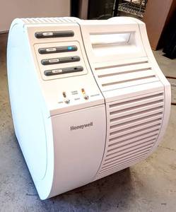 lot 196 image: Honeywell QuietCare True HEPA Air Purifier With Germ Reduction - Model 17000-S