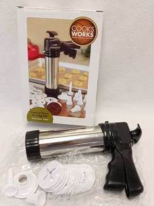 lot 213 image: New Cooks Works Cookie Press & Icing Set Stainless Steel