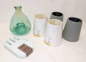 lot 248 image: Home Decor Lot - 8.5 Glass Vase, 4 Chandelier Shades & Barnes & Noble Hand Set of 2 Memo Pads