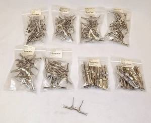 lot 252 image: 8 Dozen Metal Bow Tie Clips - 2 34 Bow Tie Hardware