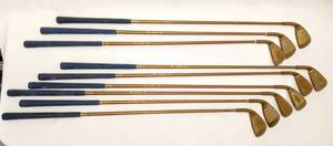 lot 272 image: Vintage Lady Rampant by SLOTLINE Set of 9 Golf Clubs - Copper wGraphite Shafts