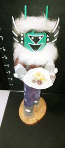 lot 1001 image: Myrtie Kachina mothers crow statue 10 in tall