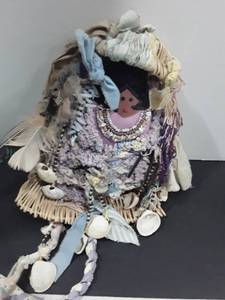 lot 1042 image: Indian Papoose doll
